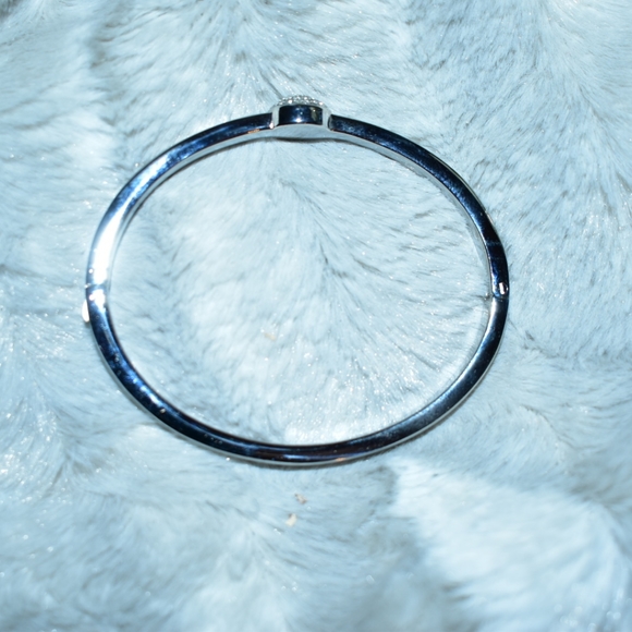 Michael Kors hinge bracelet/earrings set - Picture 6 of 6